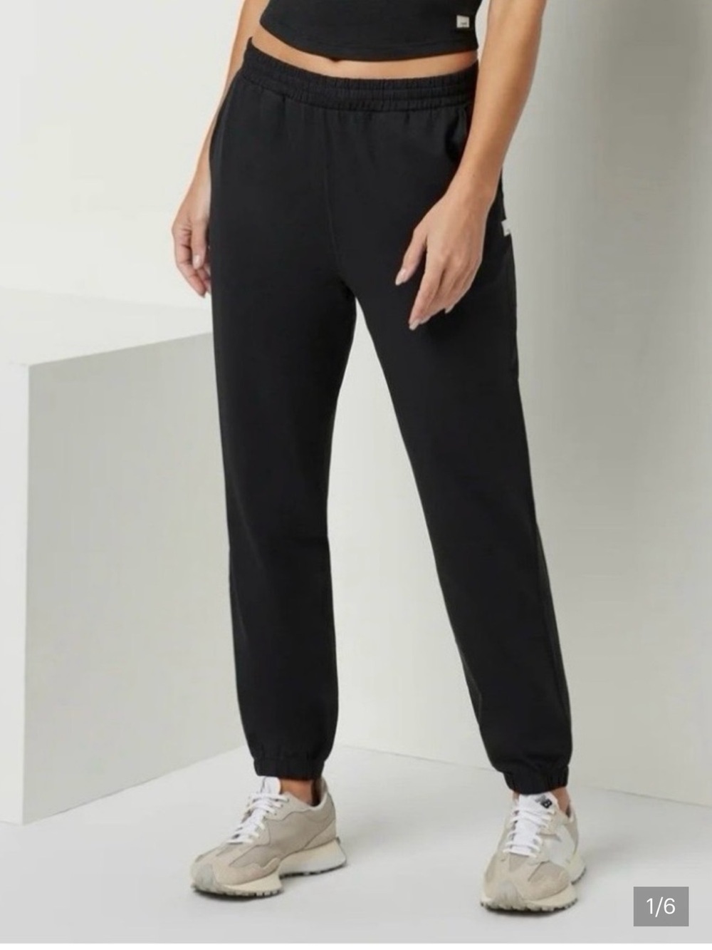 Vuori Black Boyfriend Jogger Lounge Pants size XS